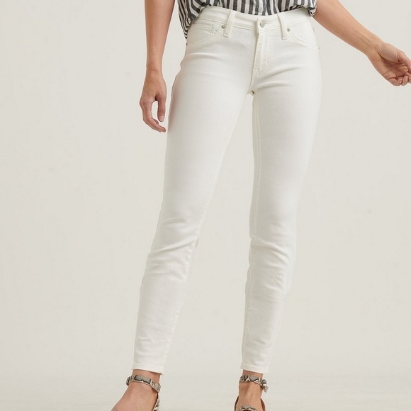 Lucky Brand skinny white jeans. - Picture 1 of 6